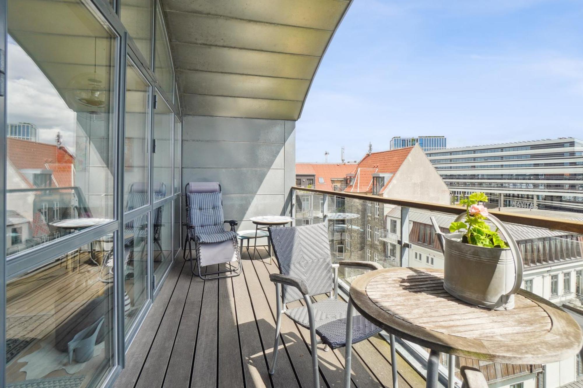 Penthouse 1br Lejlighed M 13 M2 Terrasse & Udsigt * Århus